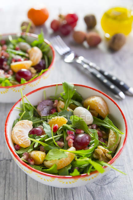 Salad with rocket and cream cheese — Stock Photo