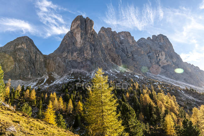 Италия, Южный Тироль, Вилноесская долина, горный хребет — стоковое фото