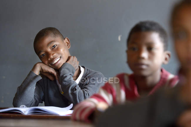 Madagaskar, portrait of Pupils in Fianarantsoa elementary school — Stock Photo