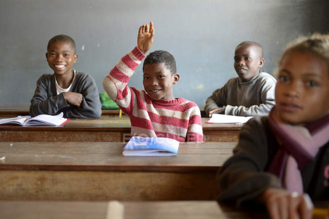 Madagaskar, Pupils in Fianarantsoa elementary school — Stock Photo