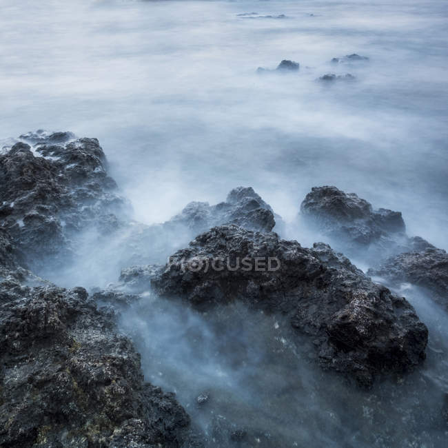 Espanha, Tenerife, rochas no mar — Fotografia de Stock