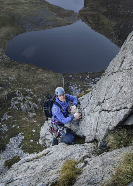 Великобритания, Северный Уэльс, Сноуден, Крейг Силин, альпинист Outside Edge — стоковое фото