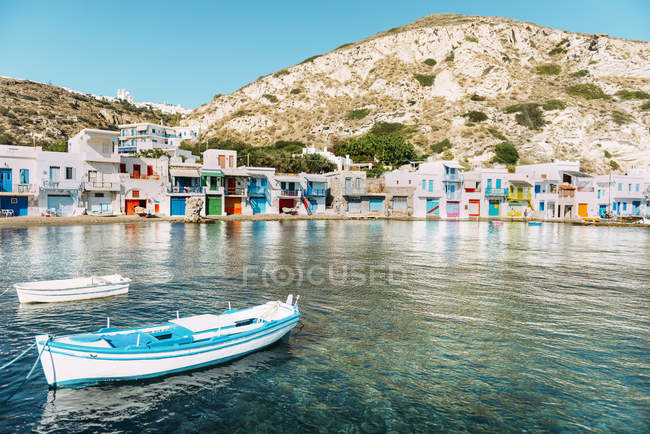 Grecia, Milos, Colorato villaggio di pescatori Klima — Foto stock