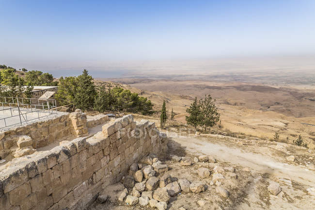 Иордания, гора Нево, Вид на Иерихон и Иорданскую долину — стоковое фото