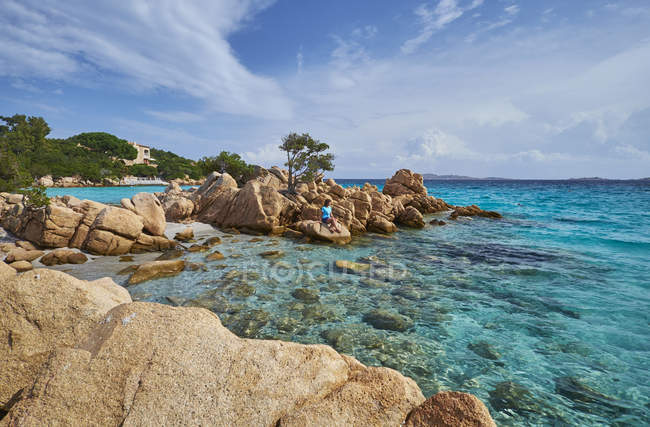 Italy, Sardinia, rock coast at Capriccioli in sunshine — Stock Photo
