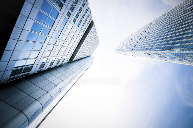 Alemanha, Frankfurt, exterior das modernas torres de escritórios — Fotografia de Stock