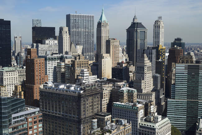Fotografía aérea de primera hora de la tarde del Distrito Financiero de la Ciudad de Nueva York (Wall Street) en el extremo sur de Manhattan Island, EE.UU. - foto de stock