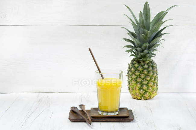 Ananas apple smoothie — detox, drinking - Stock Photo | #173754462