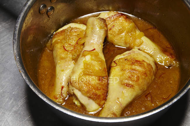 Fusti di pollo in brodo di peperoncino — Foto stock