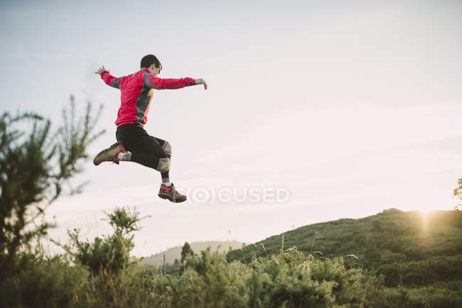 Trailrunner trainieren in der Natur — Stockfoto