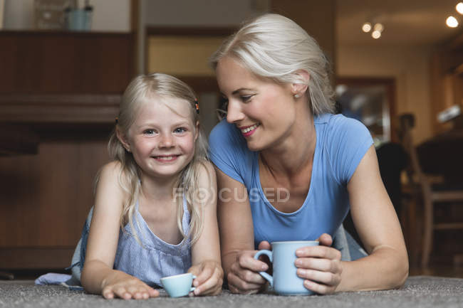 Mother and little daughter — Stock Photo