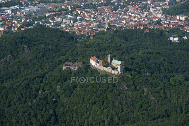 Germania, Eisenach, veduta aerea di Wartburg e città — Foto stock