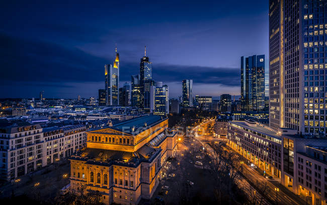 Financial district and old opera in the evening, Frankfurt, Hesse, Germany — Stock Photo