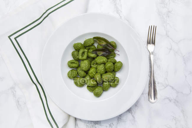 Homemade spinach gnocchi — Stock Photo