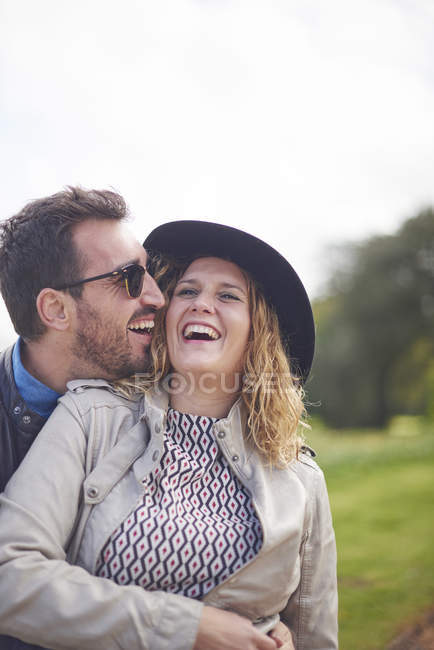 Портрет щасливої закоханої пари — стокове фото