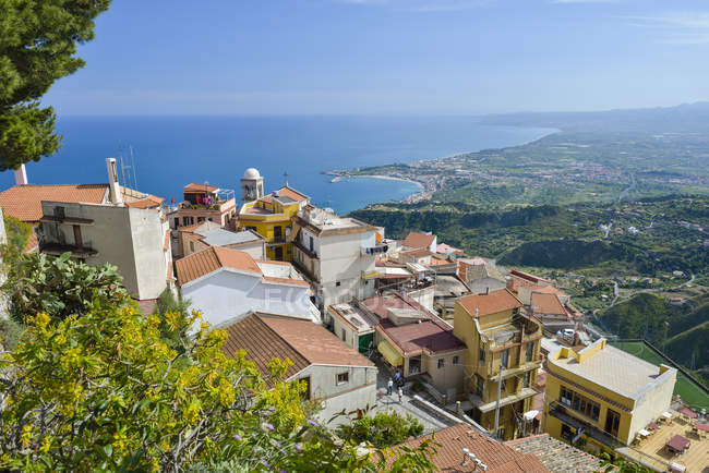 Mountain village Castelmola with Giardini Naxos in background, Sicily, Italy — Stock Photo