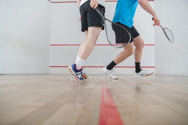 Squash, hommes jouant à la squash — Photo de stock