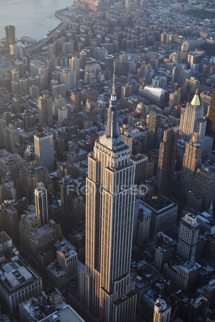 Stati Uniti d'America, Stato di New York, New York City, paesaggio urbano con Empire State Building al mattino — Foto stock