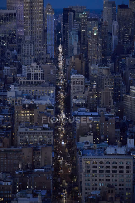 Usa New York City Verkehr Auf Der 5th Avenue Am Abend Luftaufnahme Innenstadt Reiseziel Stock Photo