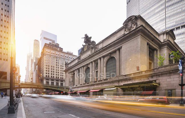 Соединенные Штаты Америки, New York City, Manhattan cityscape with Grand Central Station — стоковое фото