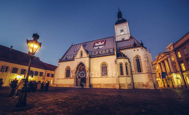 Croácia, Zagreb, Igreja de Saint Marks à noite — Fotografia de Stock