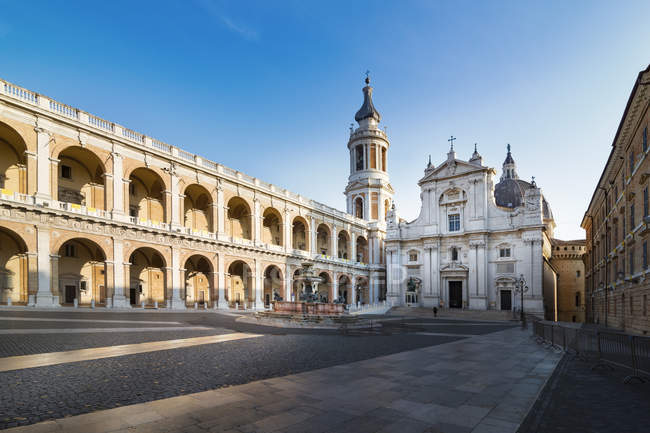 Italia, Loreto, Piazza della Madonna, Basilica della Santa Casa e Palazzo Apostolico — Foto stock