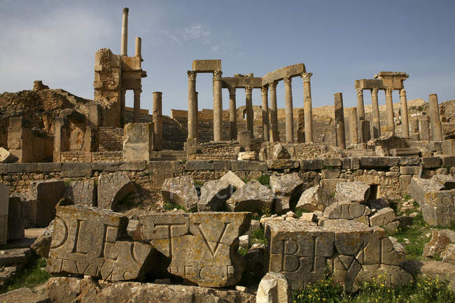 Túnez, provincia de Beja, ruina romana de Dougga - foto de stock