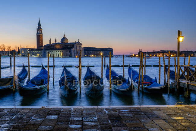 Італія, Венеція, подання до Сан-Джорджо-Маджоре в ранкові сутінки — стокове фото