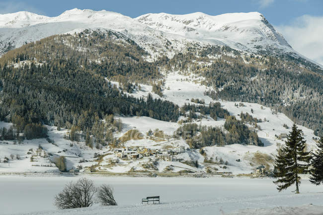 Austria, Mountain Village in snow — Stock Photo