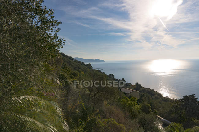 Italia, Liguria, Riviera di Levante, Chiavari, Mar Mediterráneo - foto de stock