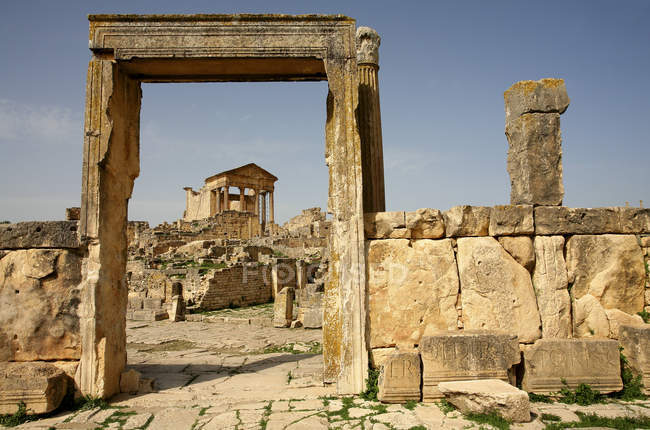 Ruína romana de Dougga, província de Beja, Tunísia — Fotografia de Stock