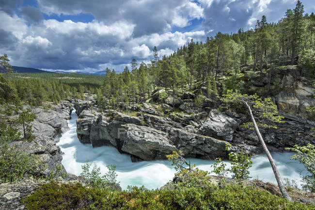 Norwegen, Oppland, Fluss Sjoa in der Ridderspranget-Schlucht — Stockfoto