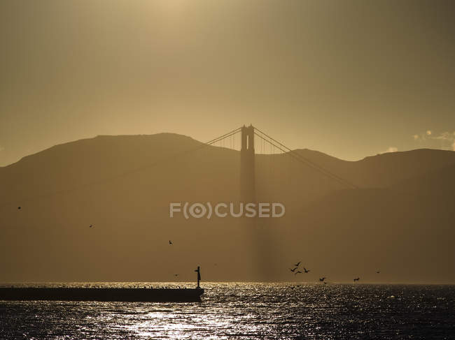USA, San Francisco, Golden Gate Bridge al tramonto — Foto stock