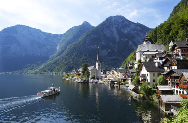 Áustria, Alta Áustria, Hallstatt no Lago Hallstatt durante o dia — Fotografia de Stock