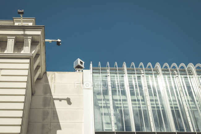 Telecamere di sicurezza nell'edificio, Berlino, Germania — Foto stock