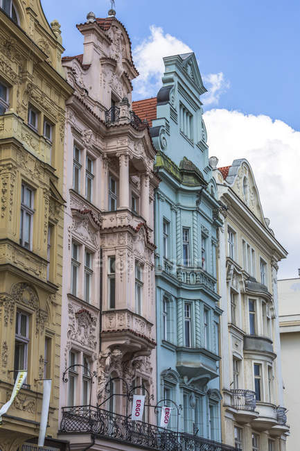 Chequia, Plzen, fachadas de casas antiguas construidas en estilo  renacentista — historia, varios - Stock Photo | #178149272