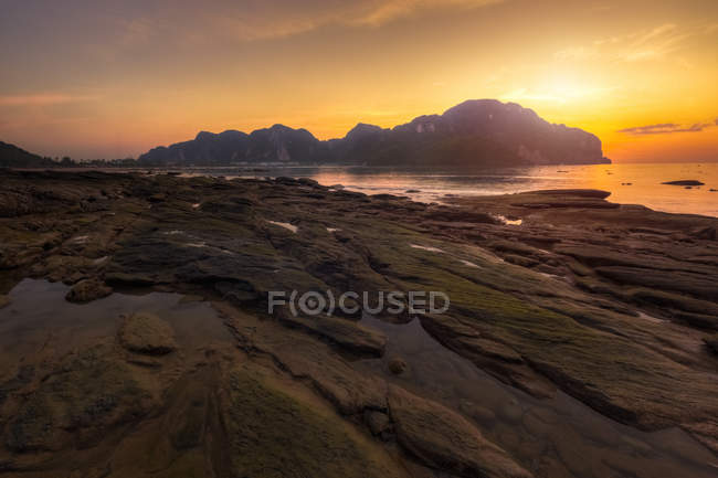Thailand, Ko Phi Phi Don, view to the sea at sunset — Stock Photo
