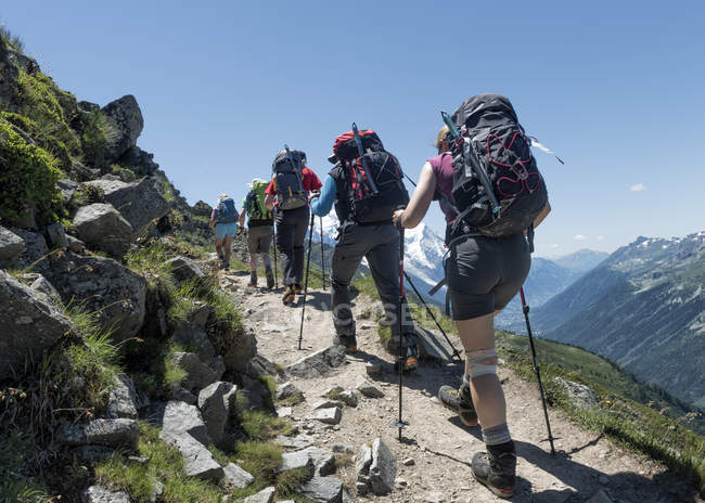 Francia, Chamonix, Montañeros en Le Tour - foto de stock