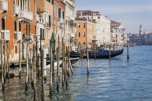 Italie, Canal de Venise pendant la journée — Photo de stock