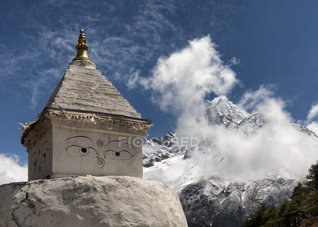 Nepal, Himalaya, Khumbu, stupa buddista in montagna — Foto stock