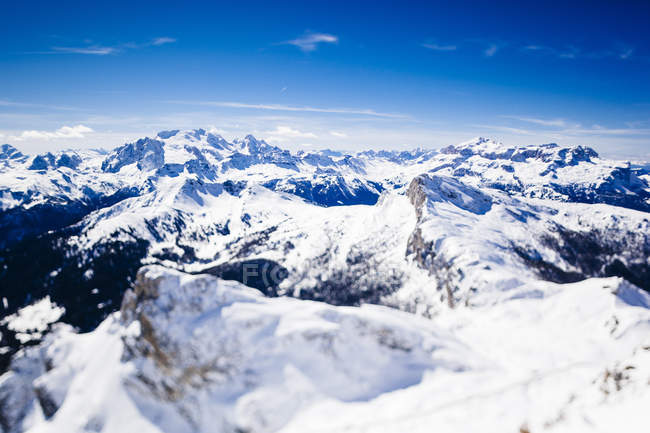 Alpi italiane in inverno durante il giorno — Foto stock