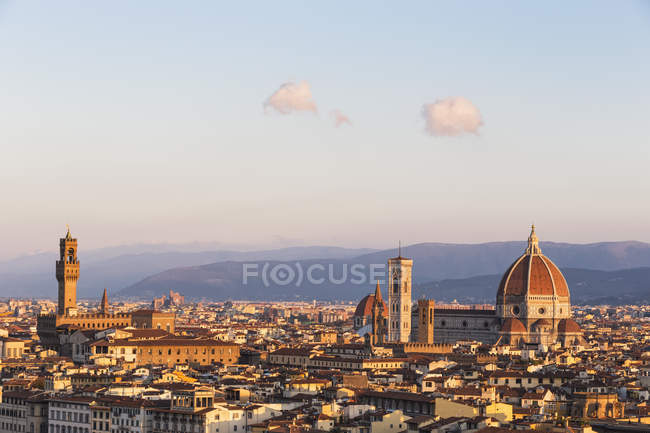 Italia, Toscana, Firenze, paesaggio urbano la sera — Foto stock
