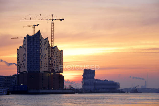 Allemagne, Hambourg, Elbphilharmonie à l'aube — Photo de stock