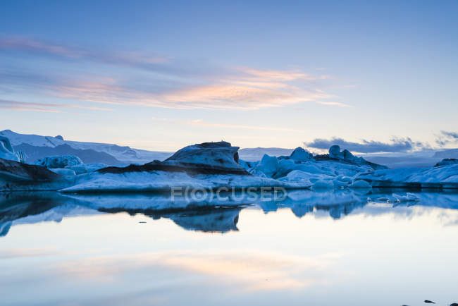 Insel, Skaftafell-Nationalpark, Gletscherlagune jokulsarlon — Stockfoto