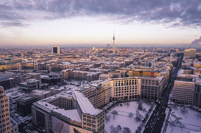 Germany, Berlin, Cityview with Leipziger Strasse in winter — Stock Photo