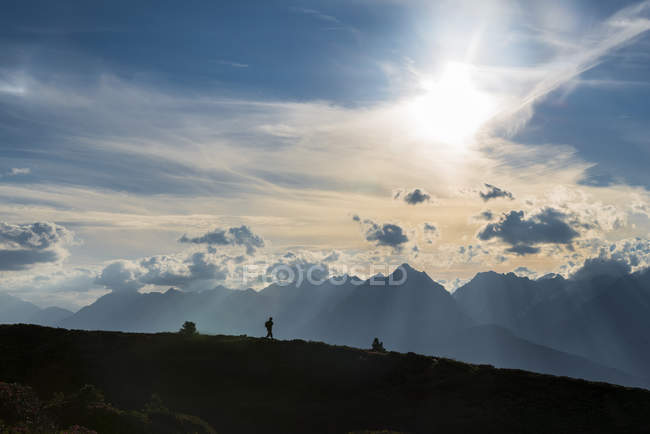 Austria, Tyrol, hiker in mountainscape — Stock Photo