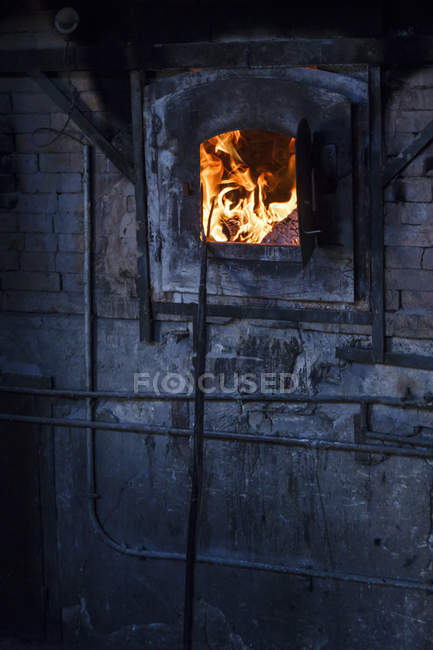 Forno de uma fábrica de vidro — Fotografia de Stock