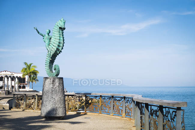 Mexico, Puerto Vallarta, seahorse statue 'El Caballito de Mar' at the Malecon boardwalk — Stock Photo