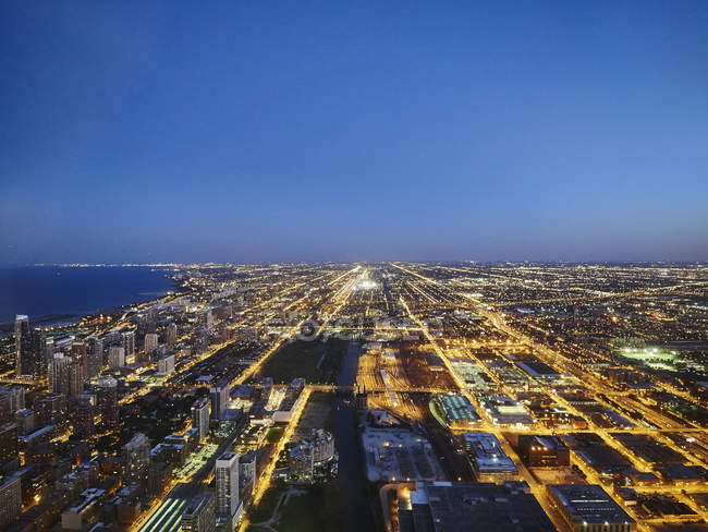 USA, Illinois, Chicago, Vista dalla Willis Tower all'ora blu — Foto stock