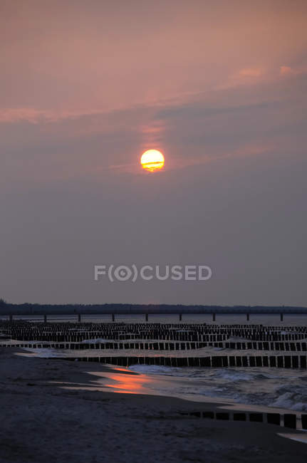 Germania, Meclemburgo-Pomerania occidentale, Fischland-Darss-Zingst, spiaggia al tramonto — Foto stock